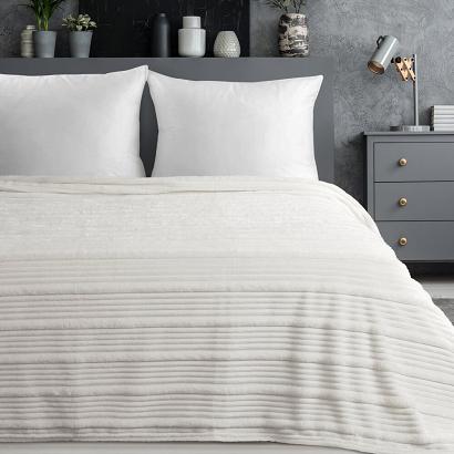 Koc narzuta NINA 220x200 Eurofirany biały niezwykle miękki w przestrzenne pasy