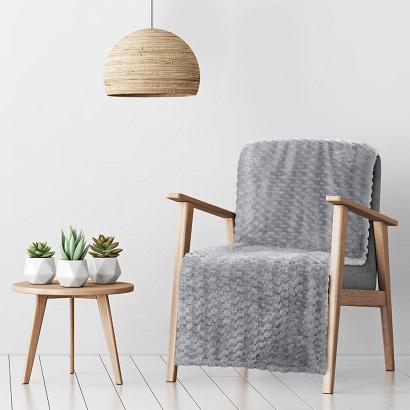 Koc narzuta CINDY6 70x160 Design91 srebrny z przestrzennym tłoczeniem 3D