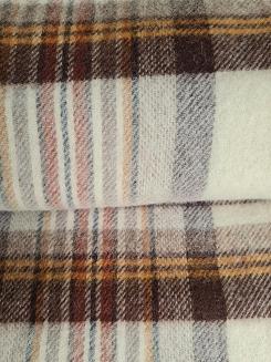 Koc wełniany z frędzlami 150x200 wełna nowozelandzka krata brązowa beżowa