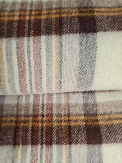 Koc wełniany z frędzlami 150x200 wełna nowozelandzka krata brązowa beżowa
