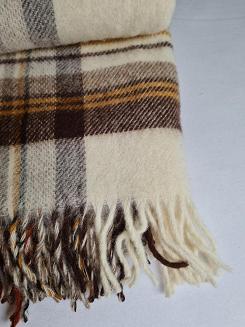 Koc wełniany z frędzlami 150x200 wełna nowozelandzka krata brązowa beżowa