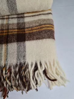 Koc wełniany z frędzlami 150x200 wełna nowozelandzka krata brązowa beżowa