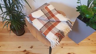 Koc wełniany z frędzlami 150x200 wełna nowozelandzka krata terakota beżowy ekri