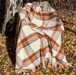 Koc wełniany z frędzlami 150x200 wełna nowozelandzka krata terakota beżowy ekri