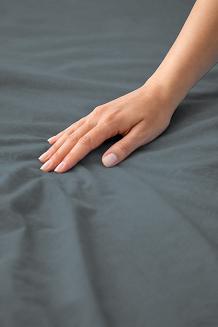 Prześcieradło bawełniane bez gumki 180x200 noris grafitowe