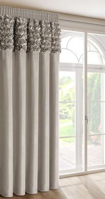 Zasłona gotowa na taśmie ROSES 140x270 Eva Minge Eurofirany beżowa z 6 pasami róż na górze