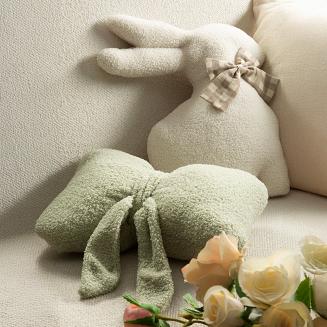 Poduszka dekoracyjna WIOSNA 27x40 Eurofirany jasnobeżowy królik z kokardą