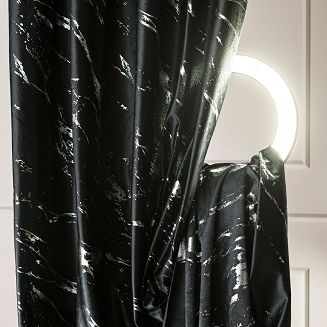 Zasłona gotowa na taśmie MARMA 140x250 czarna ze srebrnym nadrukiem