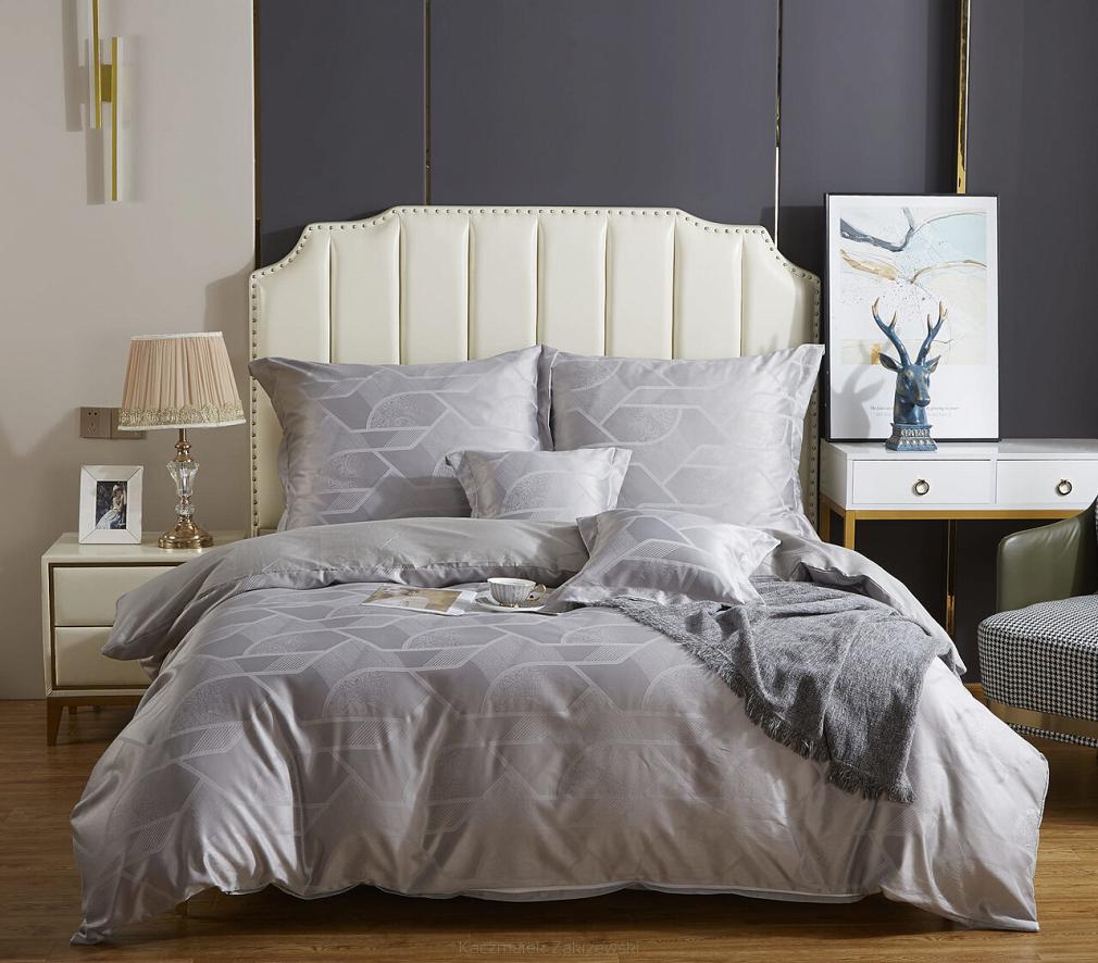 Pościel atłasowa haftowana 160x200 ekskluzywna srebrna geometryczny wzór AT014