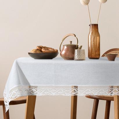 Obrus dekoracyjny SUSAN 140x260 Eurofirany biały z ozdobną koronką
