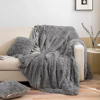 Koc narzuta na łóżko YETI 200x220 włochacz o strukturze futra szary