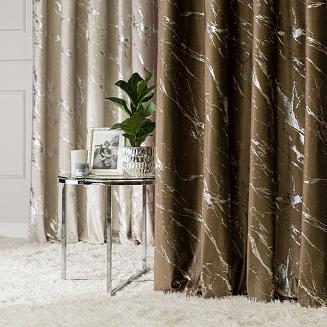 Zasłona gotowa na przelotkach MARMA 140x250 brązowa ze srebrnym nadrukiem