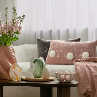 Poszewka dekoracyjna WIOSNA 45x45 Eurofirany różowa pudrowa biała haftowane zające pompony