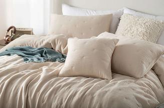 Narzuta dekoracyjna muślinowa struktura Stella 220x200 beżowa z haftem krzyżyków