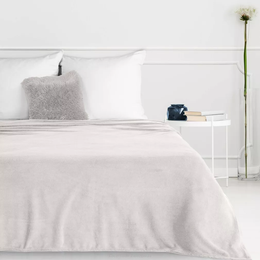 Koc narzuta SIMPLE1 150x200 Eurofirany kremowy miękki i lekki