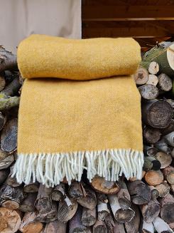 Koc wełniany z frędzlami 150x200 DIAGONAL wełna nowozelandzka miodowy