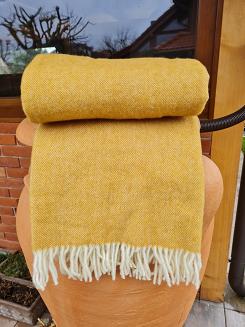 Koc wełniany z frędzlami 150x200 DIAGONAL wełna nowozelandzka miodowy