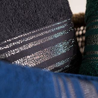 Ręcznik bawełniany OSKAR 70x140 czarny bordiura z szampańską nicią