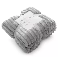 Koc narzuta na fotel SOFT 70x160 Design91 srebrny puszysty w przestrzenne pasy