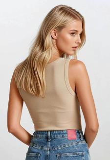 Prążkowana koszulka na szerokich ramiączkach Carlana cappuccino