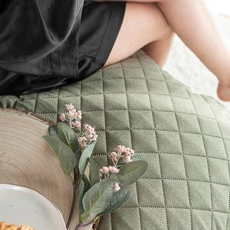 Narzuta dekoracyjna JODEŁKA 220x240 pikowana szarozielona