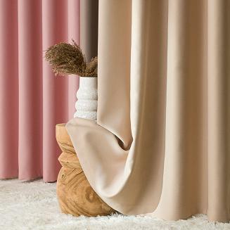 Zasłona gotowa typu blackout na przelotkach DONA 140x 250 jasny chłodny beż