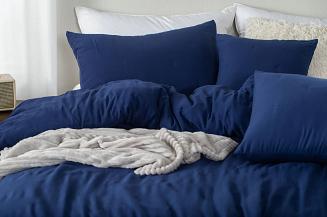 Poszewka fakturowana struktura do narzuty Dotta 45x45 szafirowa z haftem kropek