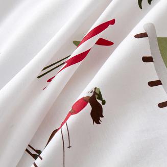 Biała Pościel Świąteczna Satyna Bawełniana z Nadrukiem 220x200 Skiing