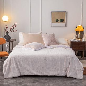 Koc narzuta Rabbit 150x200 pudrowy róż futrzany