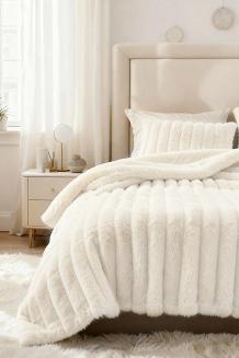 Kremowa Poszewka Futrzana 45x45 Bunny