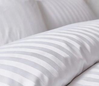Poszwa hotelowa adamaszek Premium 200x220 biała pasy 1 cm na zakład