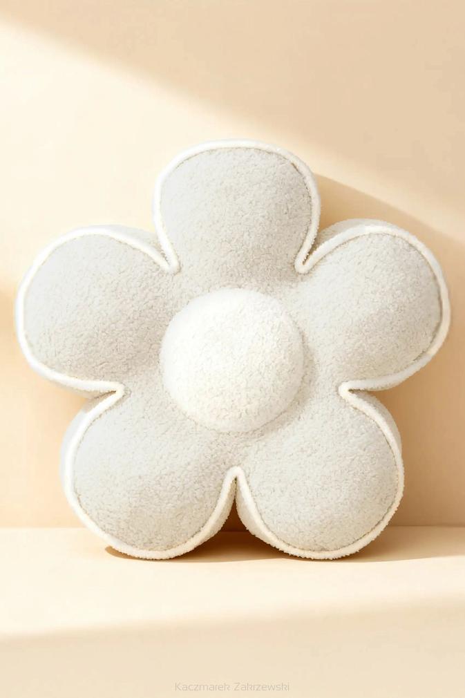 Poduszka dekoracyjna z bukli Kwiatek 50x15 beżowa