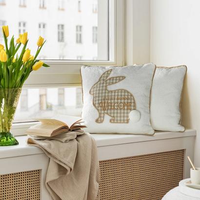 Poszewka dekoracyjna WIOSNA 45x45 Eurofirany biała easter bunny w kratkę
