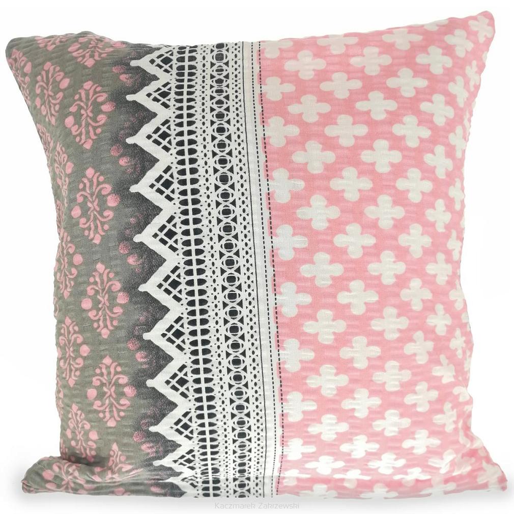 Poszewka z kory 50x60 wzór różowo-szara koronka z kokardami