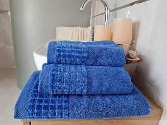 Ręcznik kąpielowy Larisa 70x140 niebieski