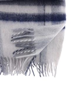 Koc wełniany z frędzlami krata wąska granatowy