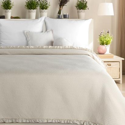 Narzuta dekoracyjna FALBANKA 170x210 beżowa pikowana obszyta falbaną