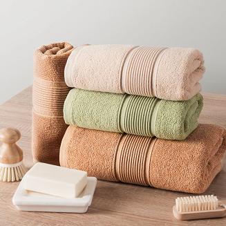 Ręcznik bawełniany NAOMI 50x90 szałwiowy z bordiurą w trójwymiarowe paski