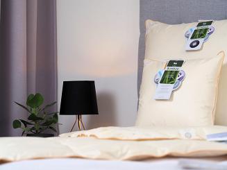 Kołdra puchowa 4 PORY ROKU 200x200 DREAM kremowa