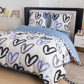 Pościel satynowa 160x200 ekri niebieska serca napisy