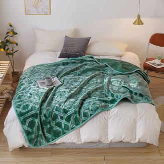 Koc akrylowy tłoczony VITO 160x200 geometryczny wzór butelkowy