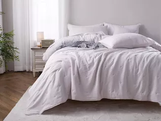 Narzuta dekoracyjna fakturowana Dotta 240x220 kaszmirowa z haftem kropek