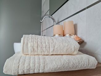 Ręcznik kąpielowy Larisa 70x140 kremowy