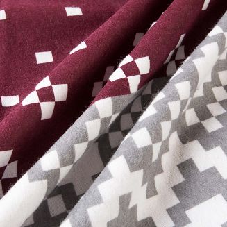 Pościel flanelowa FLANELOVE 180x200 biała bordowa w renifery i groszki