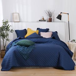 Narzuta dekoracyjna POMPOO 240x260 pikowana z pomponami granatowa