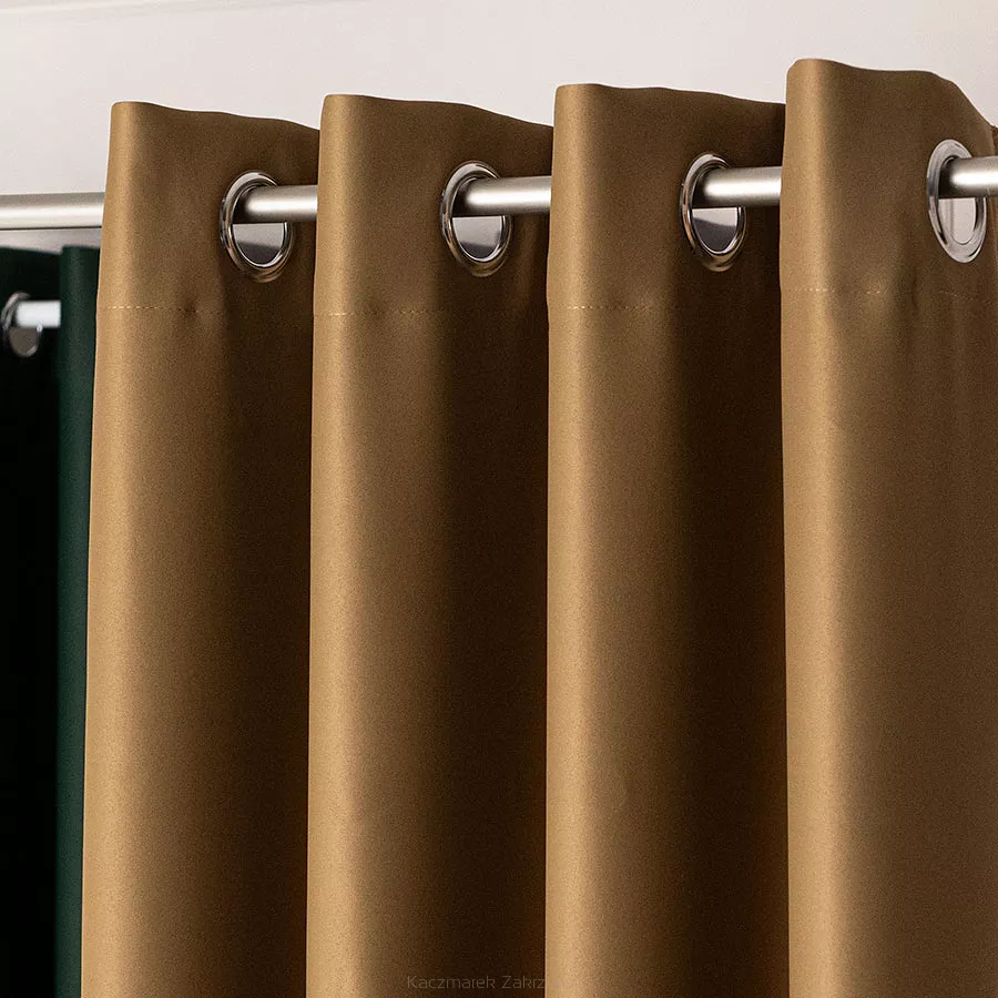 Zasłona gotowa typu blackout na przelotkach DONA 140x 250 khaki