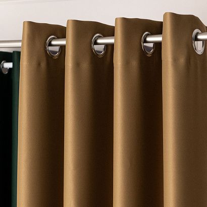 Zasłona gotowa typu blackout na przelotkach DONA 140x250 khaki