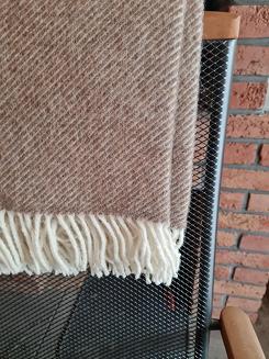 Koc z wełny nowozelandzkiej MAGDA 150x200 diagonalny beżowy