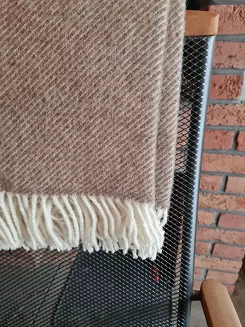 Koc z wełny nowozelandzkiej MAGDA 150x200 diagonalny beżowy