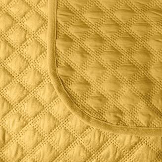 Narzuta dekoracyjna VELVI 220x240 pikowana w geometryczny wzór szafranowa